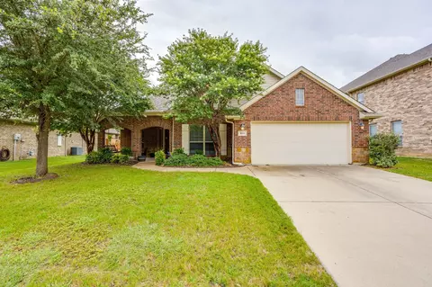 812 Valley Ridge Rd, Burleson, TX 76028