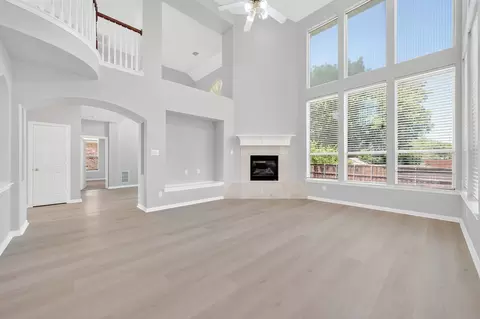 Living - 9506 Pinehurst Dr, Rowlett, TX 75089 photo 4 of 6