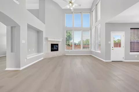 Living - 9506 Pinehurst Dr, Rowlett, TX 75089 photo 3 of 6