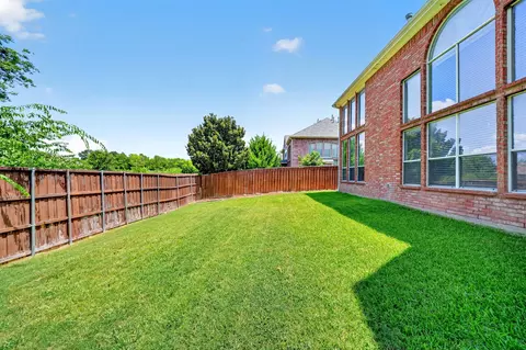 Exterior - 9506 Pinehurst Dr, Rowlett, TX 75089 photo 4 of 7