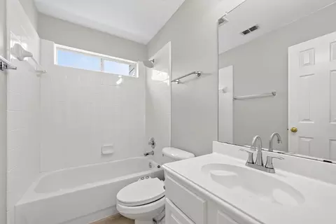 Bath - 9506 Pinehurst Dr, Rowlett, TX 75089 photo 3 of 3