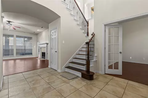 8302 Munich Dr, Rowlett, TX 75089