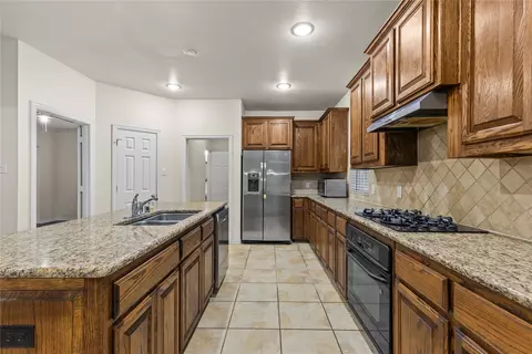 Kitchen - 8302 Munich Dr, Rowlett, TX 75089 photo 3 of 3