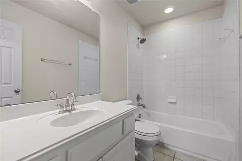 Bath - 8302 Munich Dr, Rowlett, TX 75089 photo 3 of 3