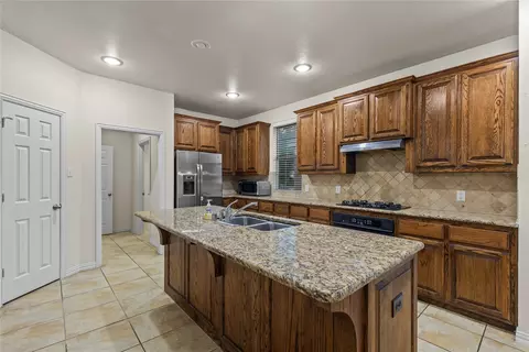 Kitchen - 8302 Munich Dr, Rowlett, TX 75089 photo 2 of 3