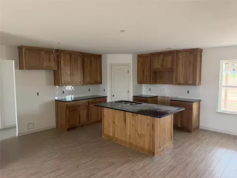233 Altom Rd, Springtown, TX 76082 photo 2