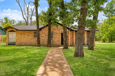 3545 W Houston St, Paris, TX 75460