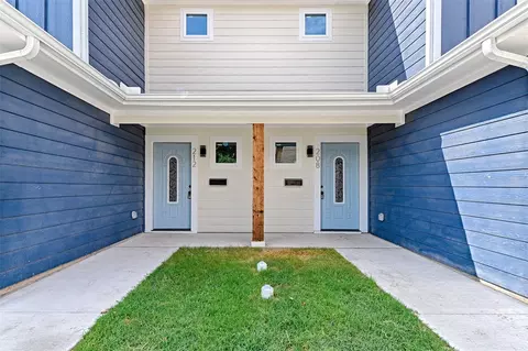 208-212 E Cherry St, Sherman, TX 75090