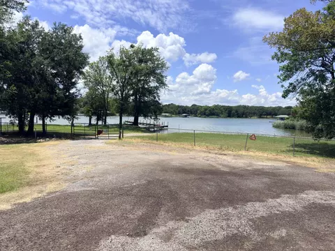 2070 County Road 3830, Quinlan, TX 75474