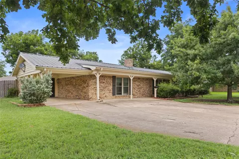 1101 14th St, Honey Grove, TX 75446