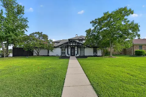 1946 Sussex Dr, Carrollton, TX 75007