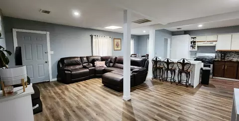 318 Macarthur Blvd, Grand Prairie, TX 75050