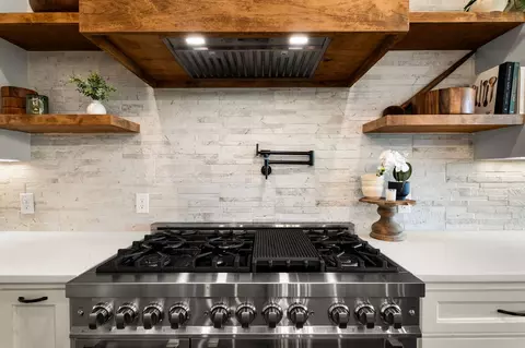 Kitchen - 279 Royals Ranch Rd, Lorena, TX 76655 photo 3 of 5
