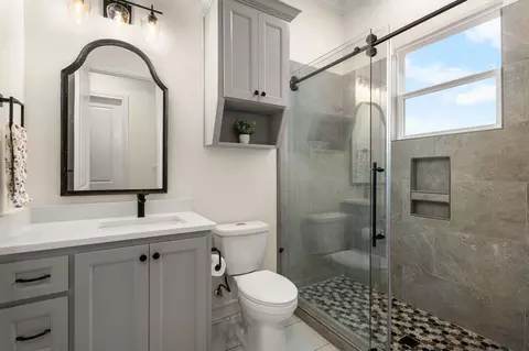 Bath - 279 Royals Ranch Rd, Lorena, TX 76655 photo 6 of 7