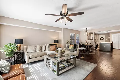 1130 S Montreal Ave, Dallas, TX 75208