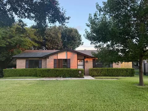 3526 W Rochelle Rd, Irving, TX 75062