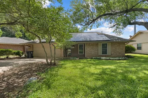 2509 Smouldering Wood Dr, Arlington, TX 76016