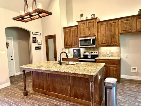 Kitchen - 1025 Tex Ln, Springtown, TX 76082 photo 1 of 1