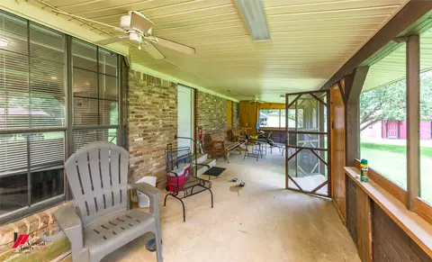 Exterior - 1010 Plain Dealing Rd, Springhill, LA 71075 photo 2 of 9