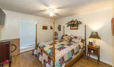 Bedroom - 1010 Plain Dealing Rd, Springhill, LA 71075 photo 5 of 6