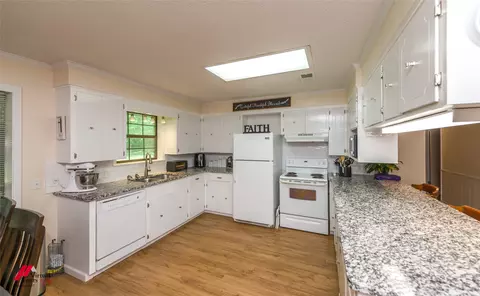 Kitchen - 1010 Plain Dealing Rd, Springhill, LA 71075 photo 1 of 5