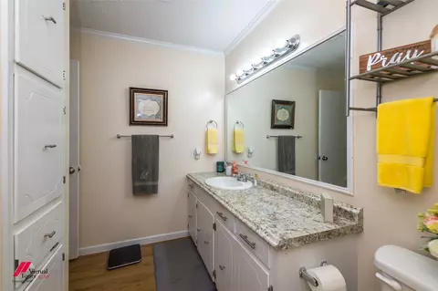 Bath - 1010 Plain Dealing Rd, Springhill, LA 71075 photo 5 of 6