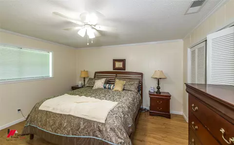 Bedroom - 1010 Plain Dealing Rd, Springhill, LA 71075 photo 1 of 6