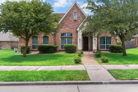 817 Trailwood Dr, Desoto, TX 75115