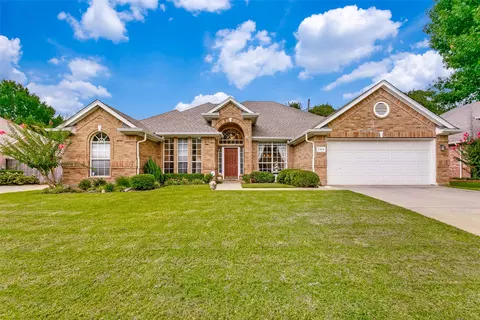 2304 Castlegate Dr, Corinth, TX 76210
