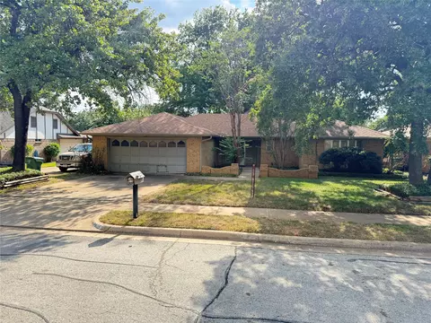 3409 Pecan Cir, Bedford, TX 76021