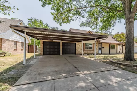 245 Pimlico Way, Saginaw, TX 76179