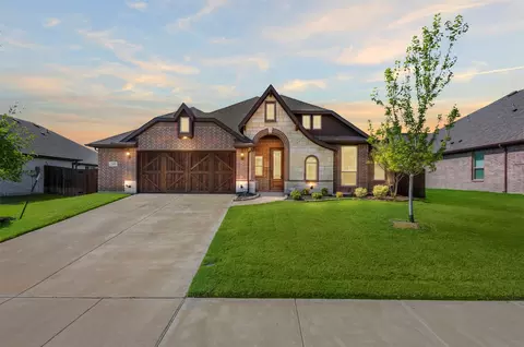 240 Resting Place Rd, Waxahachie, TX 75165