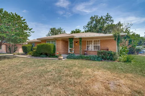 808 Branch Dr, Garland, TX 75041