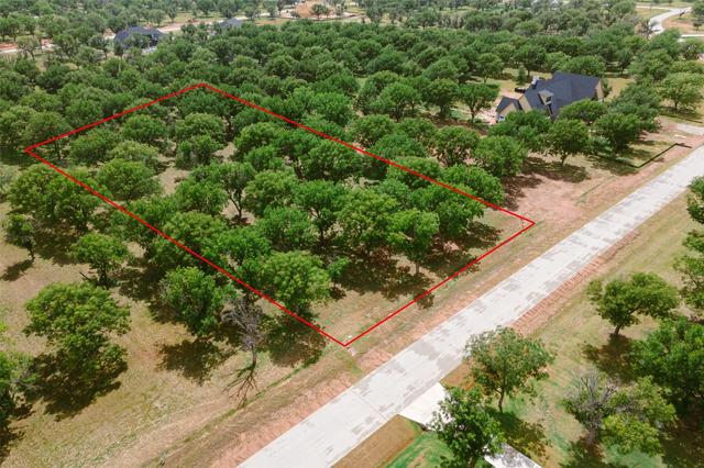 2161 E Landings N, Granbury, TX 76049