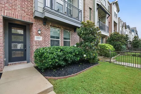 1011 Tea Olive Ln, Dallas, TX 75212