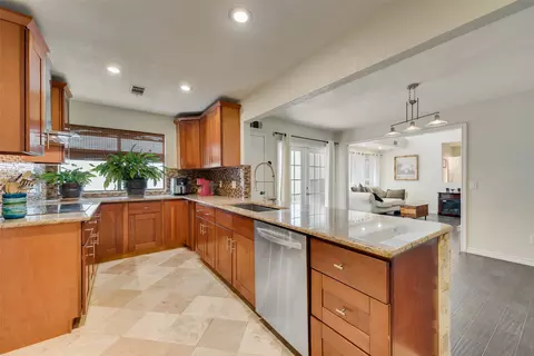 17113 Upper Bay Rd, Addison, TX 75001