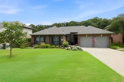 2702 Pinehurst Dr, Grapevine, TX 76051