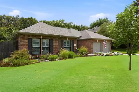 Exterior - 2702 Pinehurst Dr, Grapevine, TX 76051 photo 2 of 13
