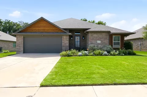 400 Brinkley Dr, Saginaw, TX 76179