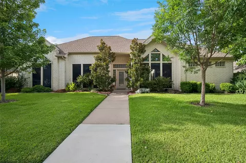 328 Park Valley Dr, Coppell, TX 75019