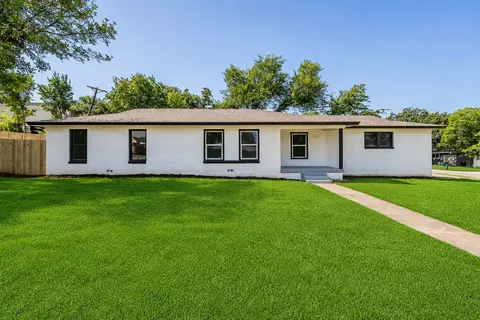 5558 Meadowbrook Dr, Fort Worth, TX 76112