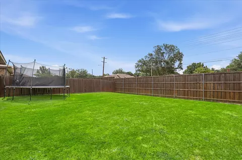 Exterior - 1000 Euston St, Denton, TX 76209 photo 5 of 7