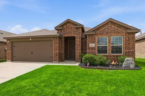 Exterior - 1000 Euston St, Denton, TX 76209 photo 2 of 7