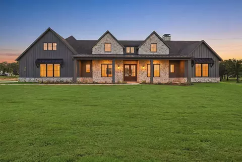 901 Herbert Holw, Weatherford, TX 76087