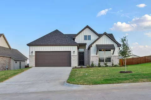 107 Hall St, Glen Rose, TX 76043