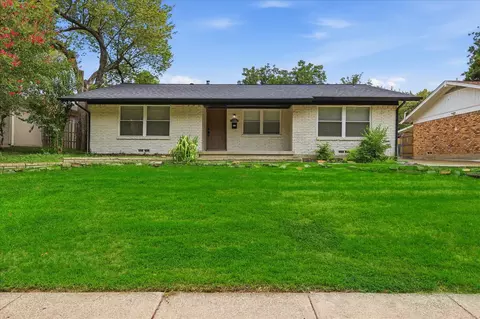 10039 Shadyview Dr, Dallas, TX 75238