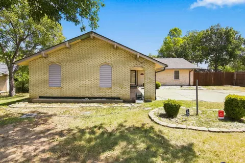 2420 Timberlake Dr, Irving, TX 75062