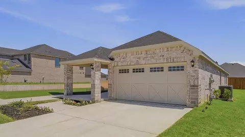 2041 Whispering Ln, Celina, TX 75009