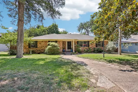 8324 Moorcroft Dr, Dallas, TX 75228