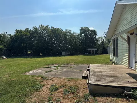 Exterior - 323 E Lloyd St, Krum, TX 76249 photo 1 of 1